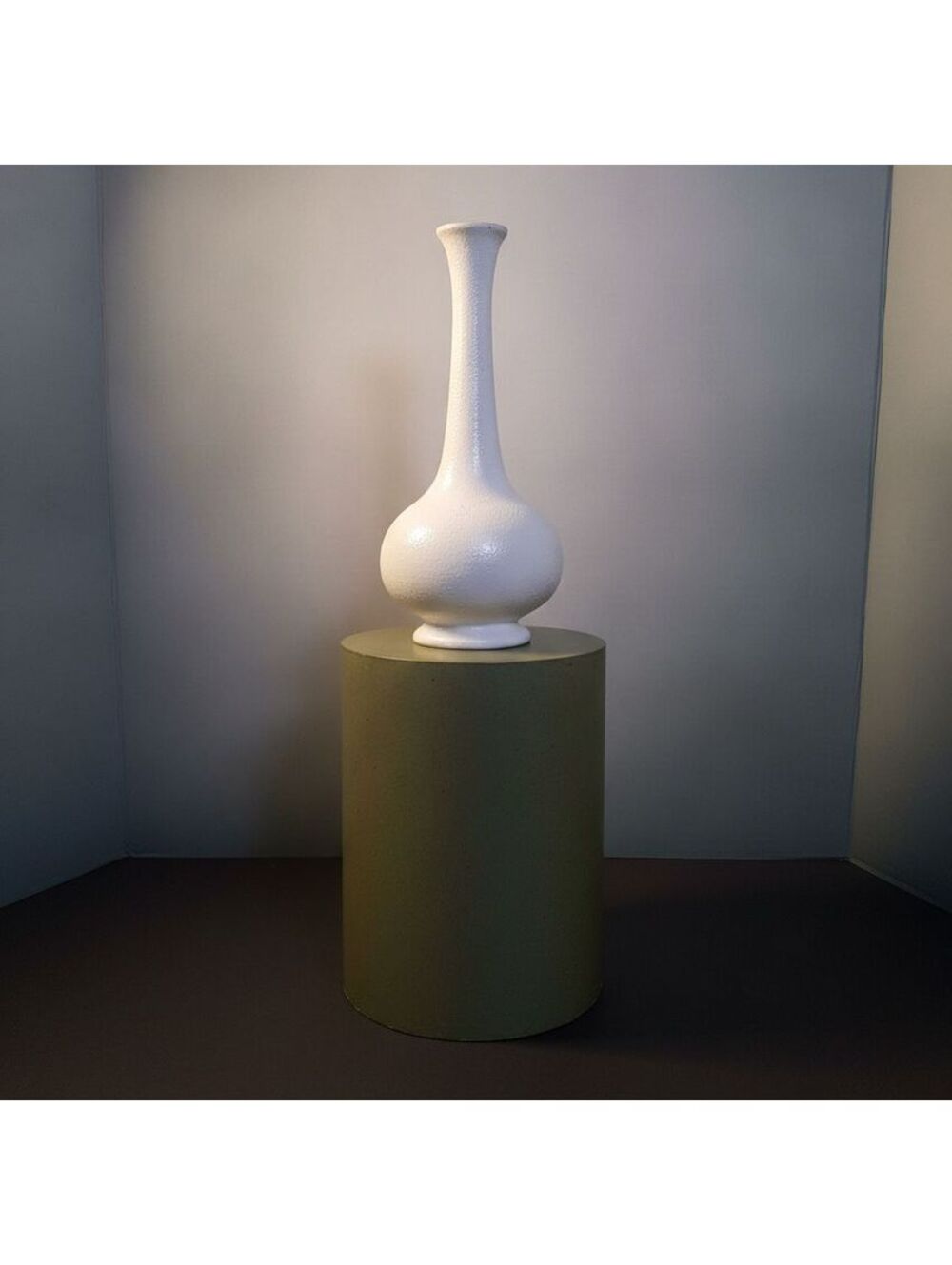 Mid-Century Modern Royal Haeger White Textured 10" Bud Vase - As Is (Base Chip)